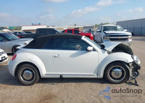 2013 Volkswagen Beetle 2.5L z USA, uszkodzony, nr VIN 3VW5X7AT0DM803667